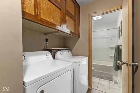 242 Hollybrook Drive Whiteland IN 46184