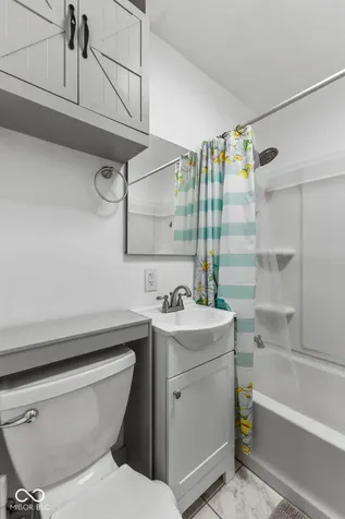 242 Hollybrook Drive Whiteland IN 46184