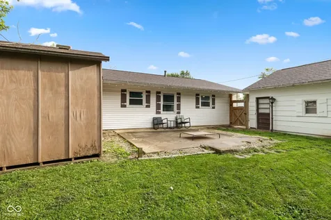 242 Hollybrook Drive Whiteland IN 46184