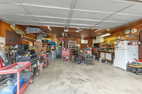 242 Hollybrook Drive Whiteland IN 46184
