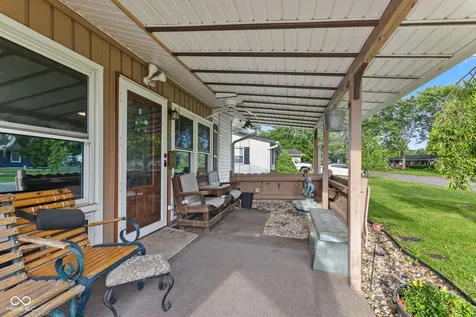 242 Hollybrook Drive Whiteland IN 46184