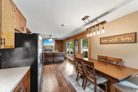 242 Hollybrook Drive Whiteland IN 46184