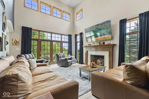2418 Somerset Circle Franklin IN 46131