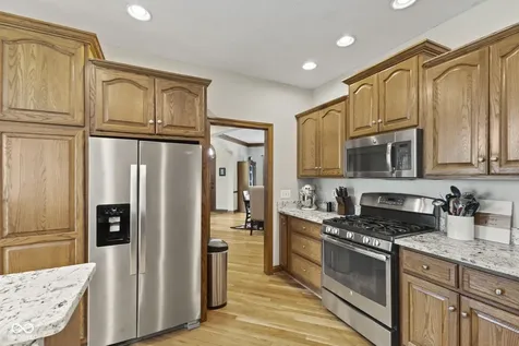 2418 Somerset Circle Franklin IN 46131