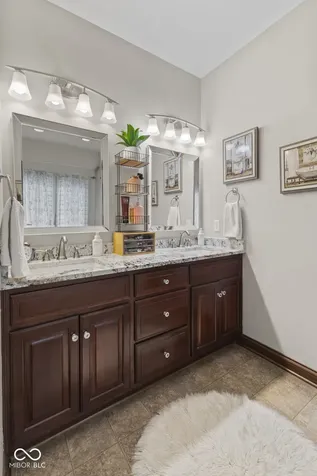 2418 Somerset Circle Franklin IN 46131