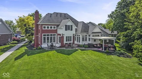 2418 Somerset Circle Franklin IN 46131