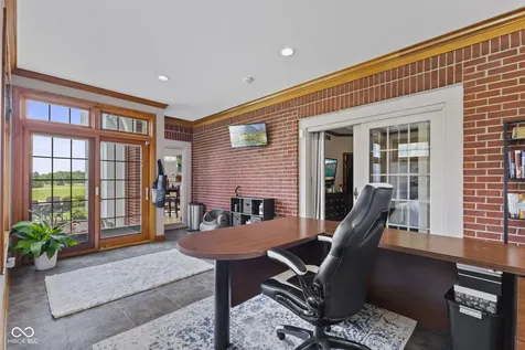 2418 Somerset Circle Franklin IN 46131