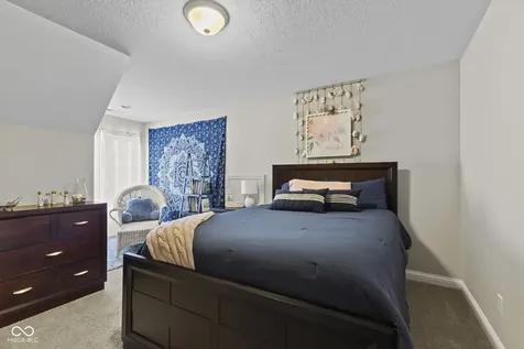 2418 Somerset Circle Franklin IN 46131