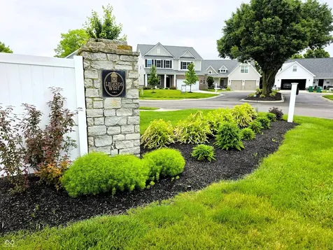 2418 Somerset Circle Franklin IN 46131