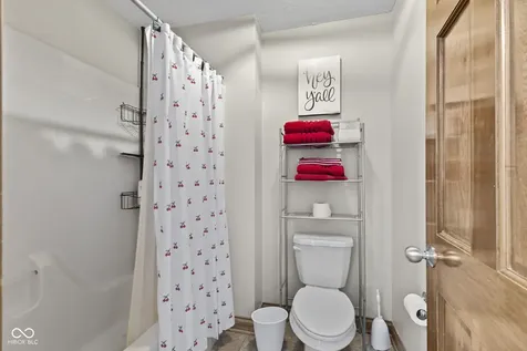 2418 Somerset Circle Franklin IN 46131