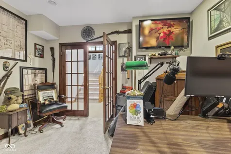 2418 Somerset Circle Franklin IN 46131
