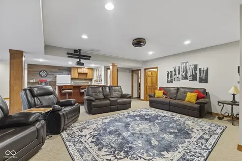 2418 Somerset Circle Franklin IN 46131