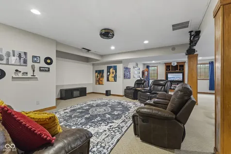 2418 Somerset Circle Franklin IN 46131