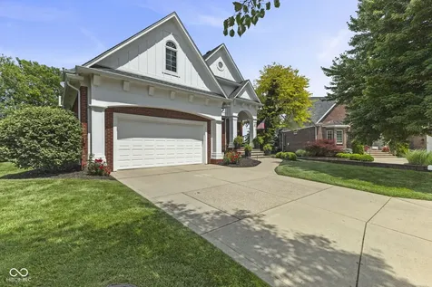 2418 Somerset Circle Franklin IN 46131