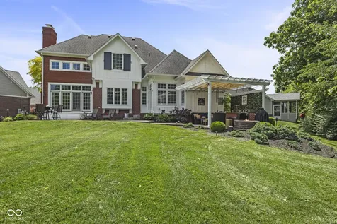 2418 Somerset Circle Franklin IN 46131