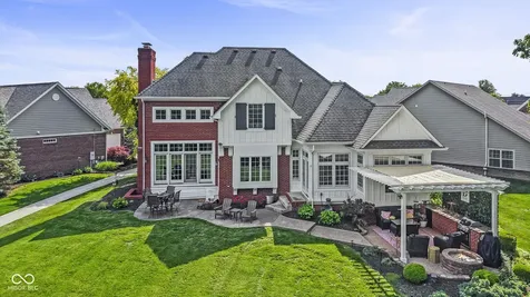 2418 Somerset Circle Franklin IN 46131