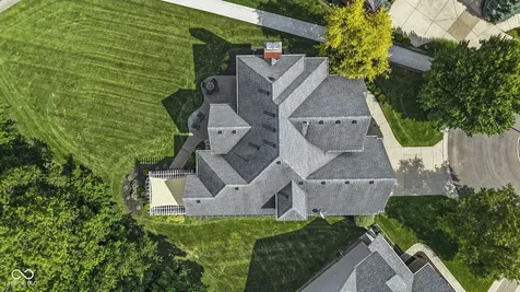 2418 Somerset Circle Franklin IN 46131