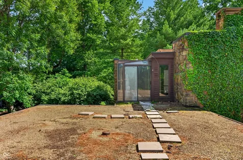 3216 Sherwood Place Columbus IN 47203