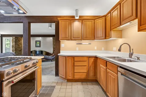 3216 Sherwood Place Columbus IN 47203