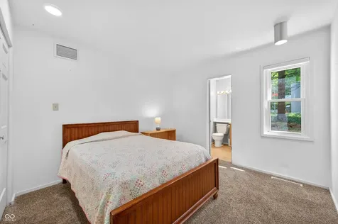 3216 Sherwood Place Columbus IN 47203