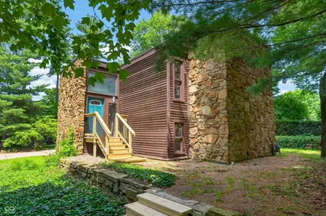 3216 Sherwood Place Columbus IN 47203