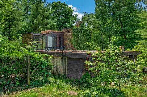 3216 Sherwood Place Columbus IN 47203
