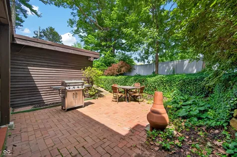 3216 Sherwood Place Columbus IN 47203