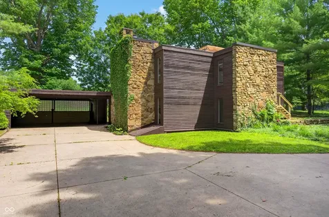 3216 Sherwood Place Columbus IN 47203