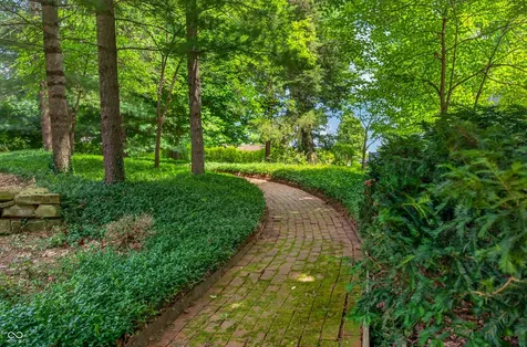 3216 Sherwood Place Columbus IN 47203