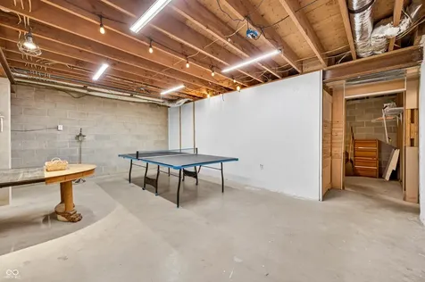 3216 Sherwood Place Columbus IN 47203