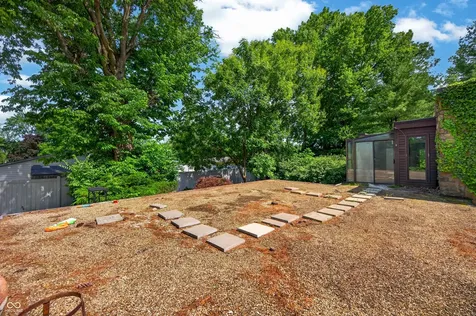 3216 Sherwood Place Columbus IN 47203