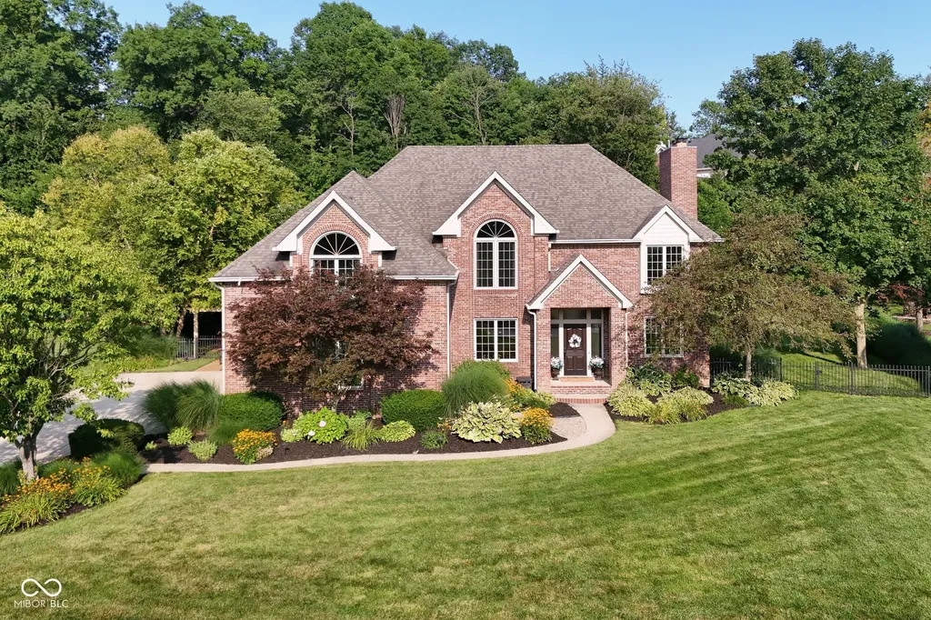 1981 Water Oak Way Avon IN 46123