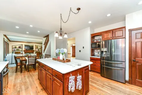1981 Water Oak Way Avon IN 46123