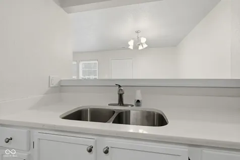 2433 Black Antler Court Indianapolis IN 46217