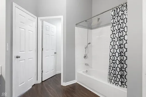6529 Sussex Drive Zionsville IN 46077