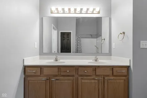 6529 Sussex Drive Zionsville IN 46077