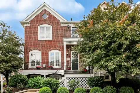 201 Manchester Drive Zionsville IN 46077