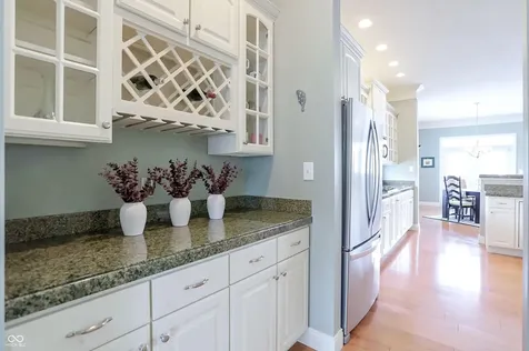 201 Manchester Drive Zionsville IN 46077