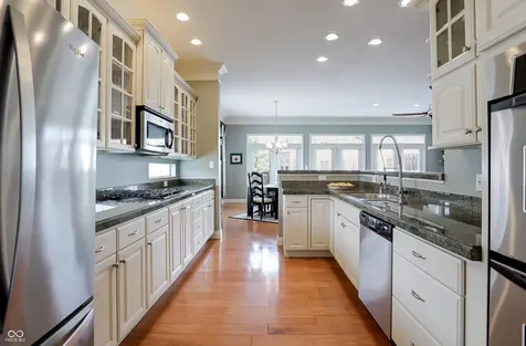 201 Manchester Drive Zionsville IN 46077