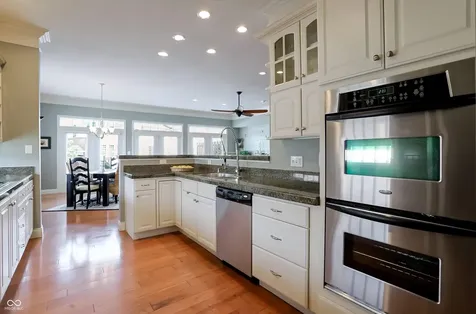 201 Manchester Drive Zionsville IN 46077