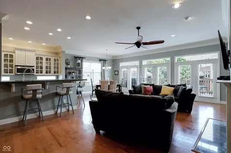 201 Manchester Drive Zionsville IN 46077
