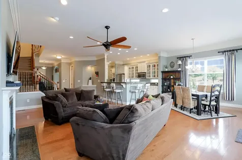 201 Manchester Drive Zionsville IN 46077