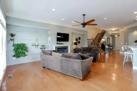 201 Manchester Drive Zionsville IN 46077