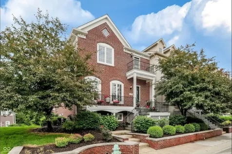 201 Manchester Drive Zionsville IN 46077