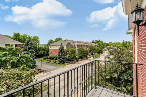 201 Manchester Drive Zionsville IN 46077