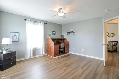 201 Manchester Drive Zionsville IN 46077