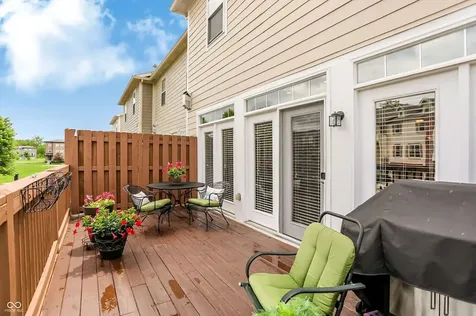 201 Manchester Drive Zionsville IN 46077