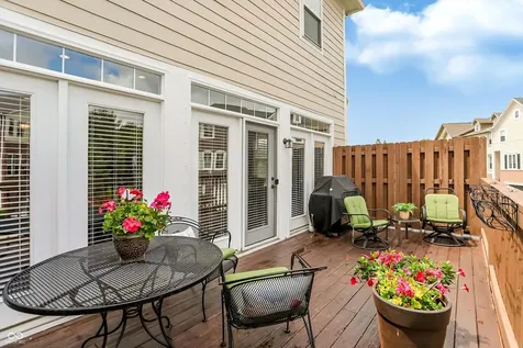 201 Manchester Drive Zionsville IN 46077
