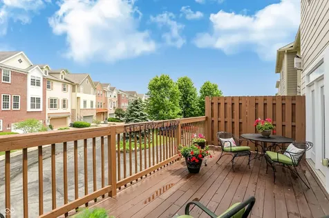 201 Manchester Drive Zionsville IN 46077