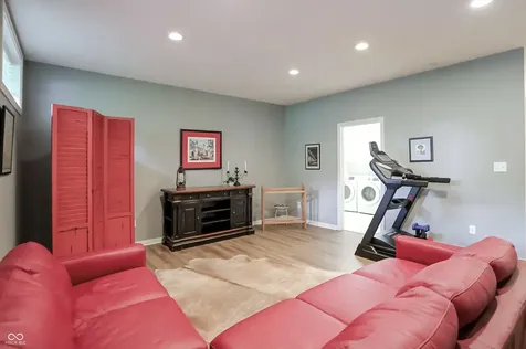 201 Manchester Drive Zionsville IN 46077